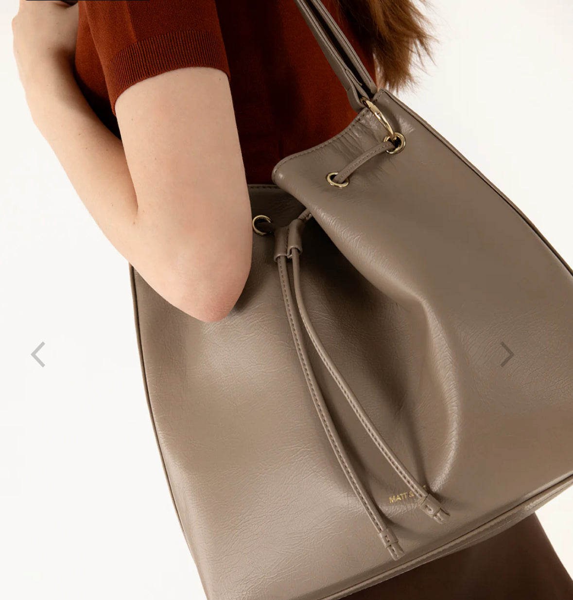 JAN VEGAN BUCKET BAG-THEME
