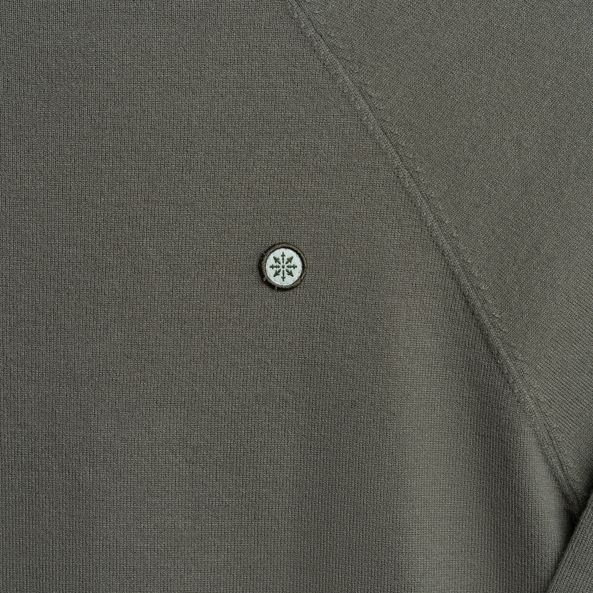 LIGHT WEIGHT KNIT SWEATER