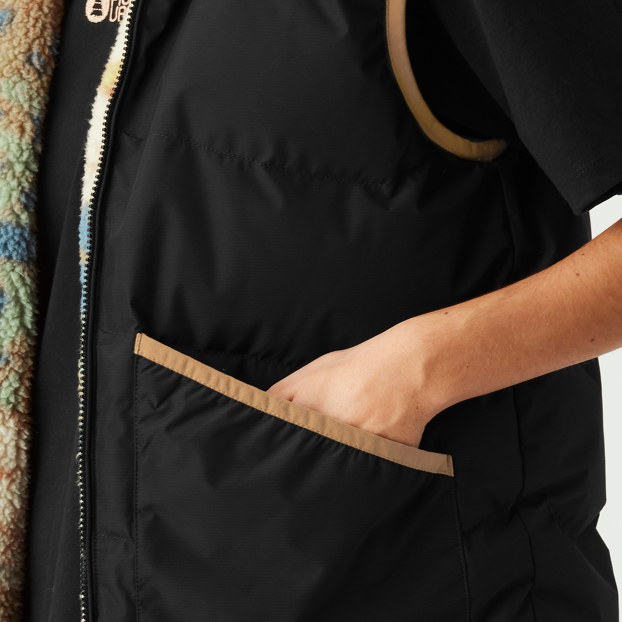 Hylla Reversible Vest